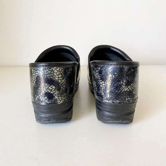 Dansko XP Pro Snakeskin Clogs, Sz 37 - Picture 4 of 10